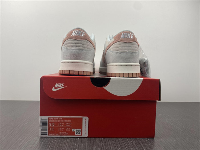 NK Dunk Low Fossil Rose DH7577-001