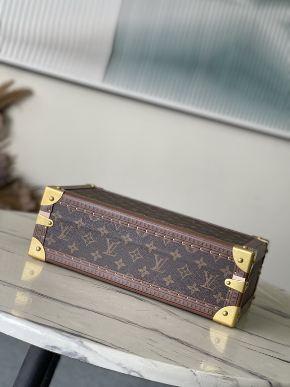 LV Watch Storage Box  Size：20.5x13.5x35cm