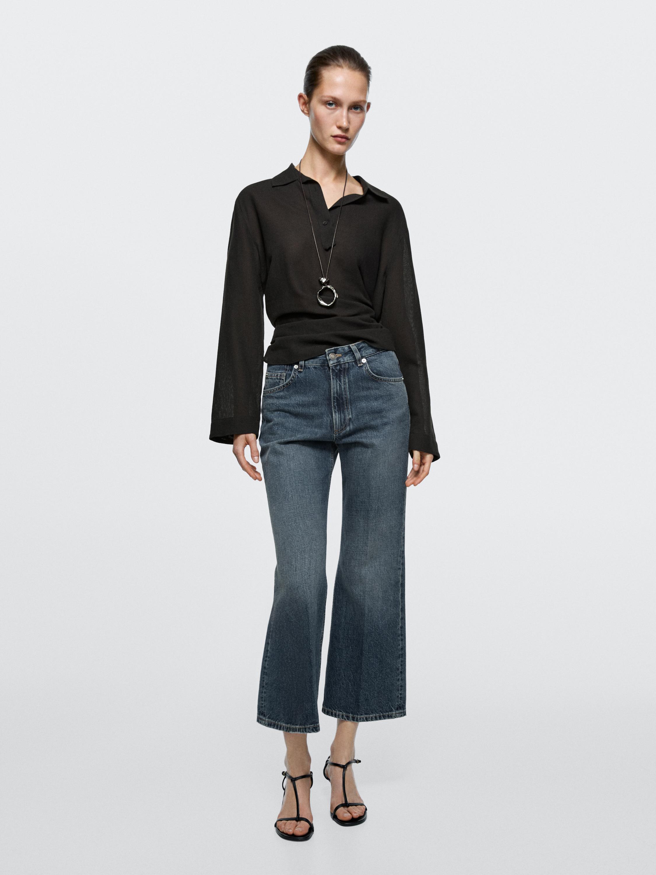 Jeans flare fit cropped tiro medio