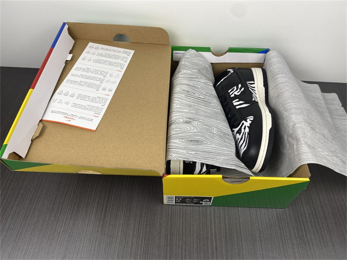 NK SB Dunk Low OG QS Quartersnacks Zebra DM3510-001