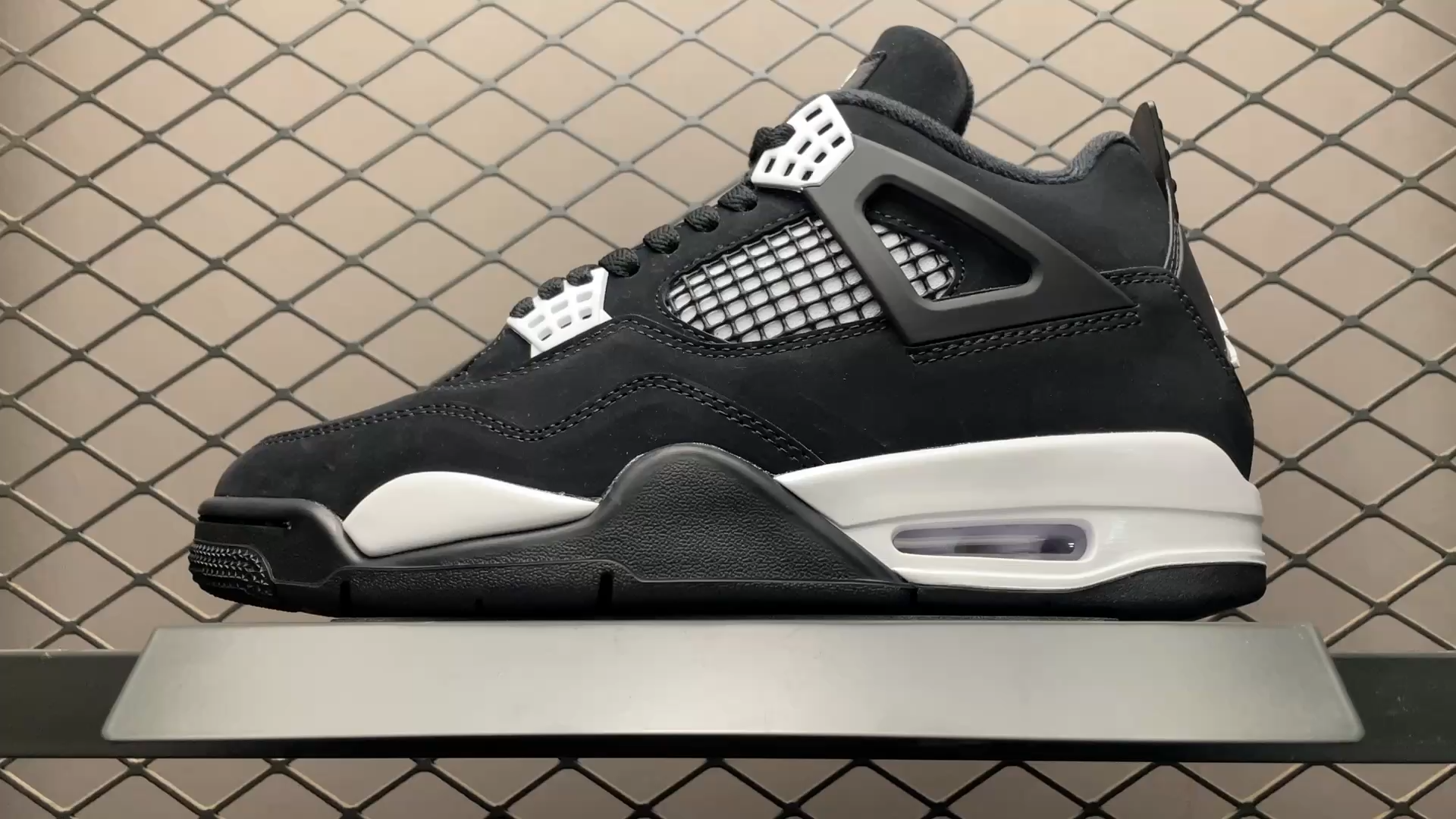 JRD 4 Retro  White Thunder