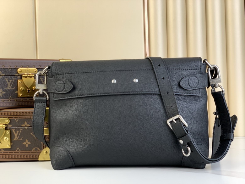 LV  Messenger Bags