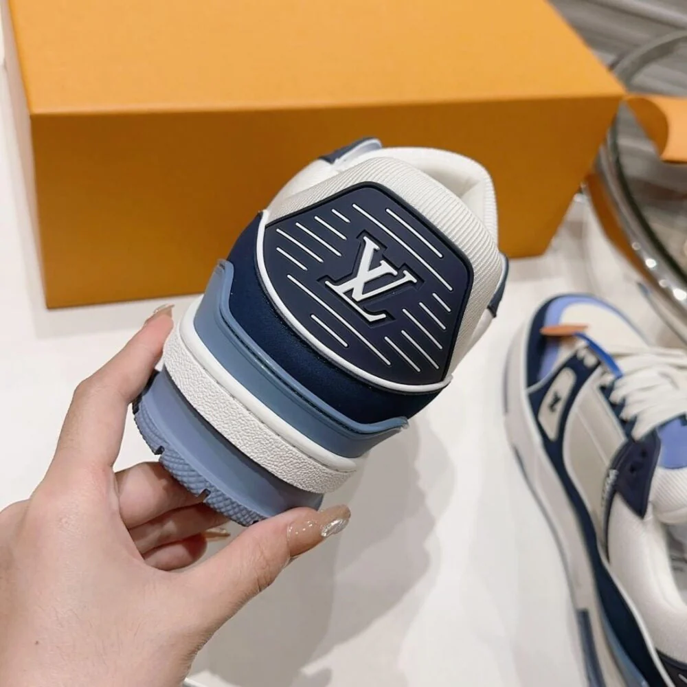 LV  Trainer
