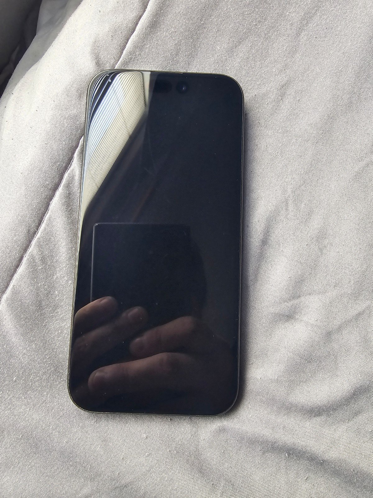 iPhone 15 pro 5T19