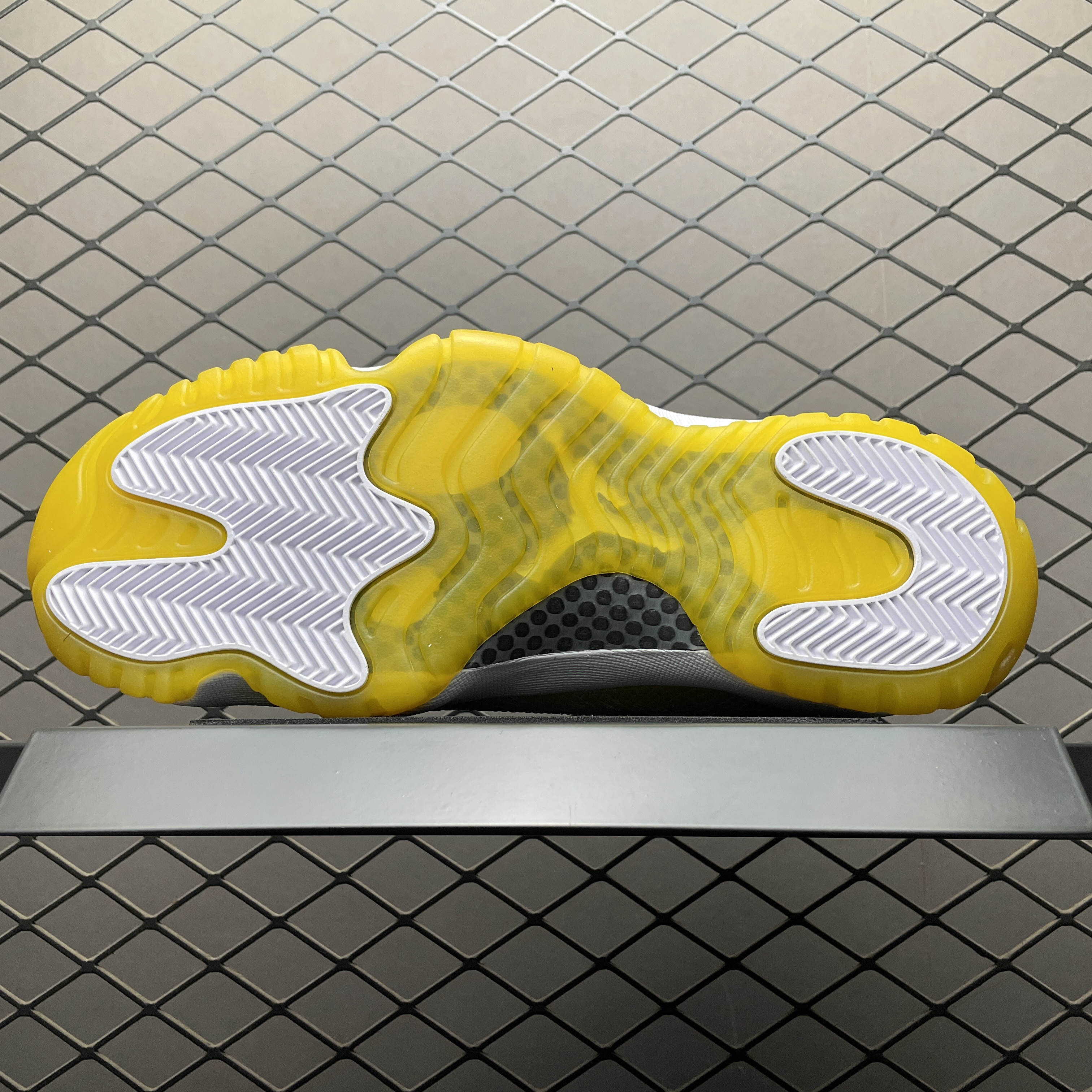 JRD 11 Retro Low Yellow Snakeskin AH7860-107