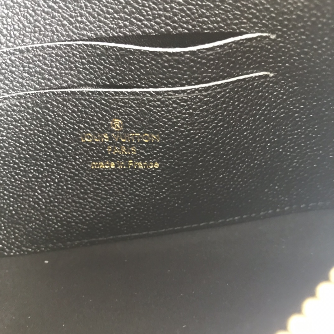2 colors Long wallet 7.9″x3.9″x0.1″ BB-918000310