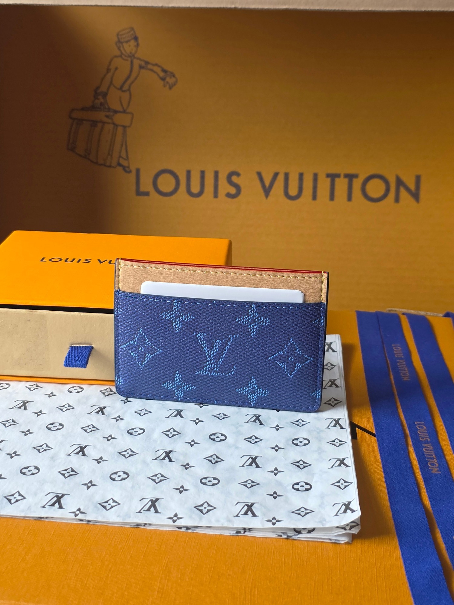LV CARD HOLDER 11x7x0.6cm