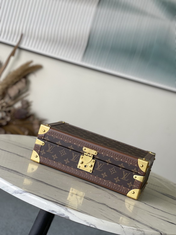LV Watch Storage Box  Size：20.5x13.5x35cm