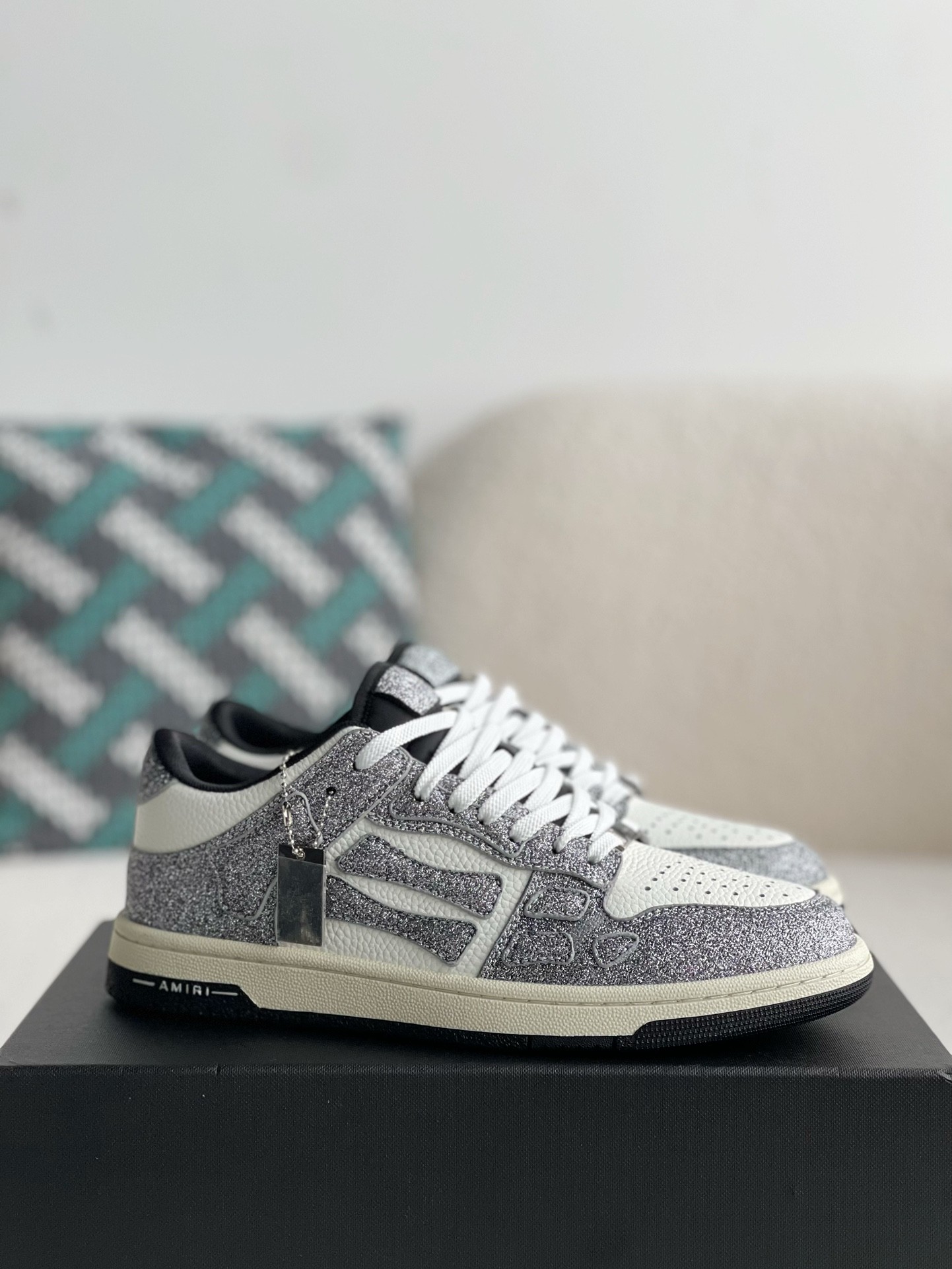 AMRI Bone Sneakers