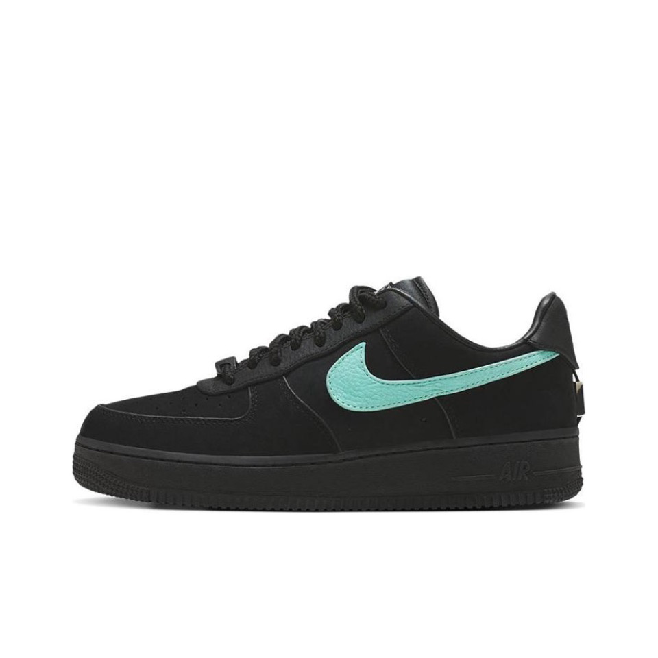 🔥限定30個！売り切れ次第終わり！【NIKE |公式サイトは】🔥★送関込★世界中を震撼させた話題のコラボ★◆超人気◆ 雑誌、ＴＶ、映画に登場アイテム♪