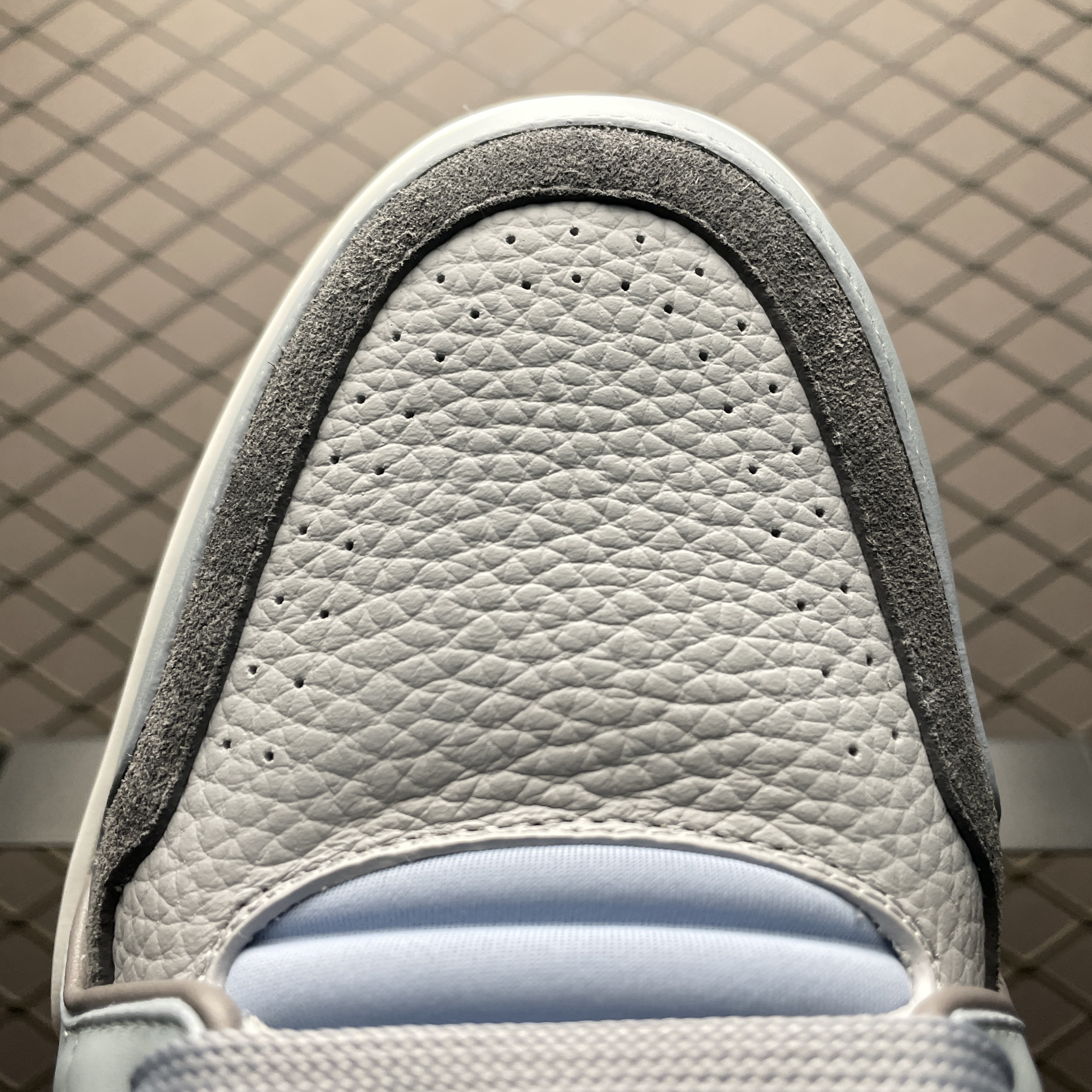 LV TRAINER SNEAKERS 26ss