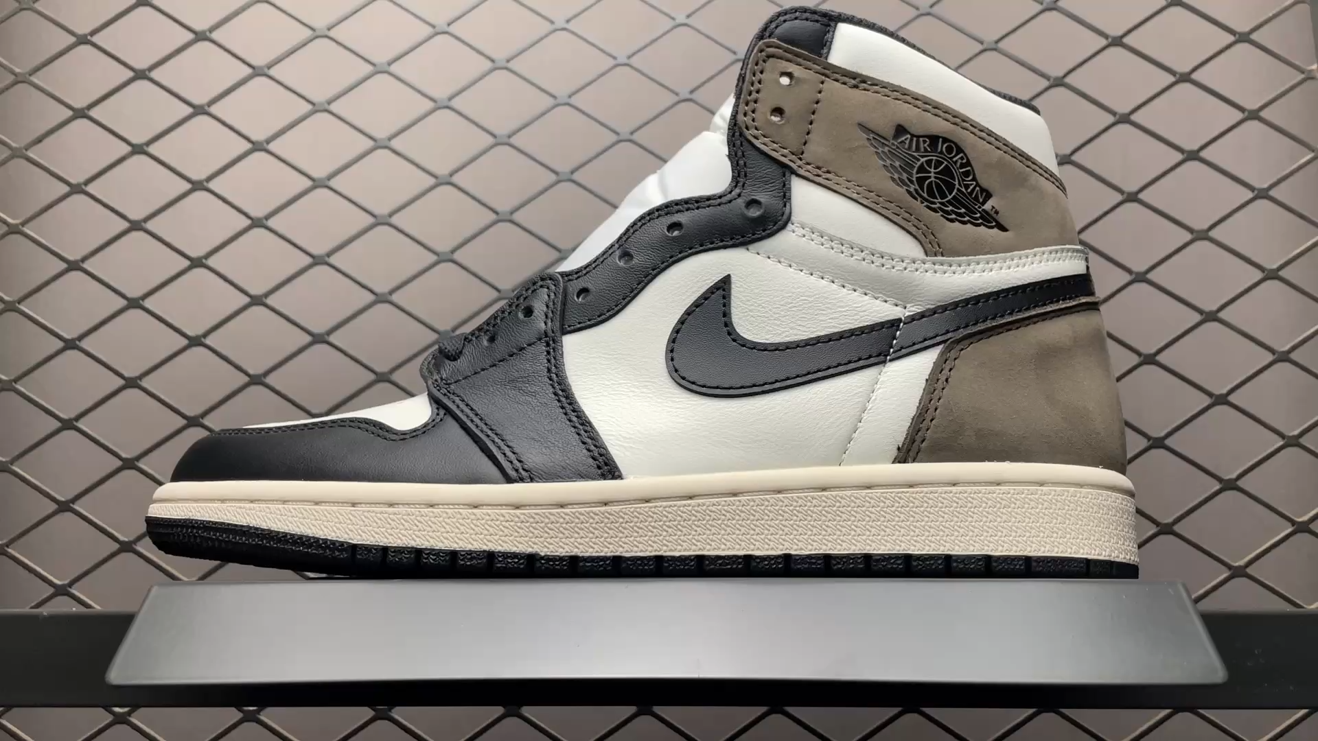 JRD1 Retro Dark Mocha 555088-105