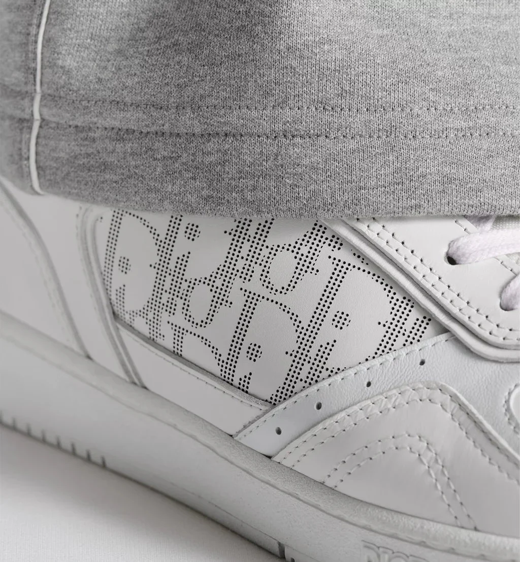 DR B27 Uptown Low-Top Sneaker