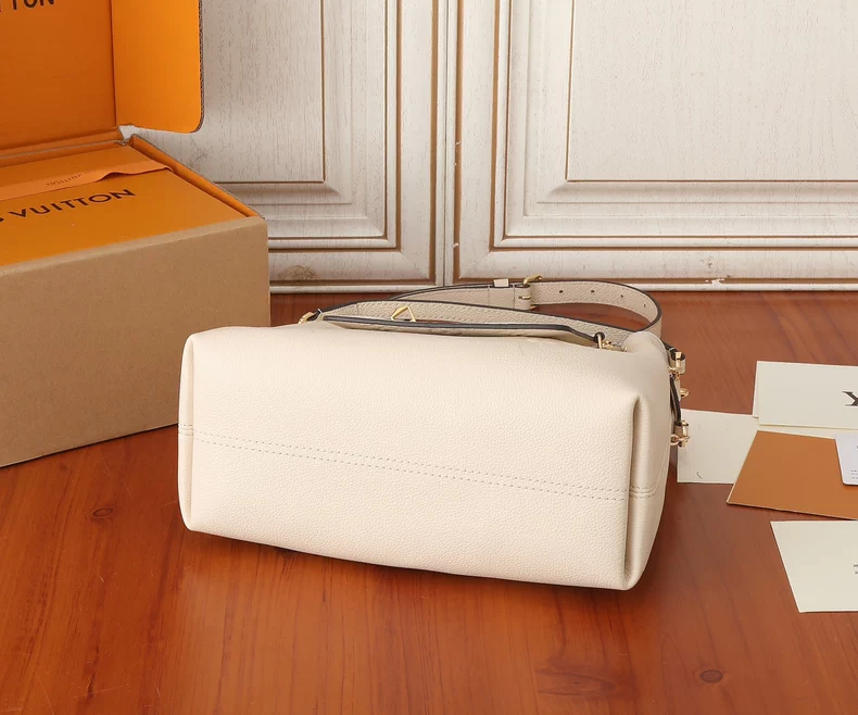 LOUIS VUITTON M25452 LV Bundle