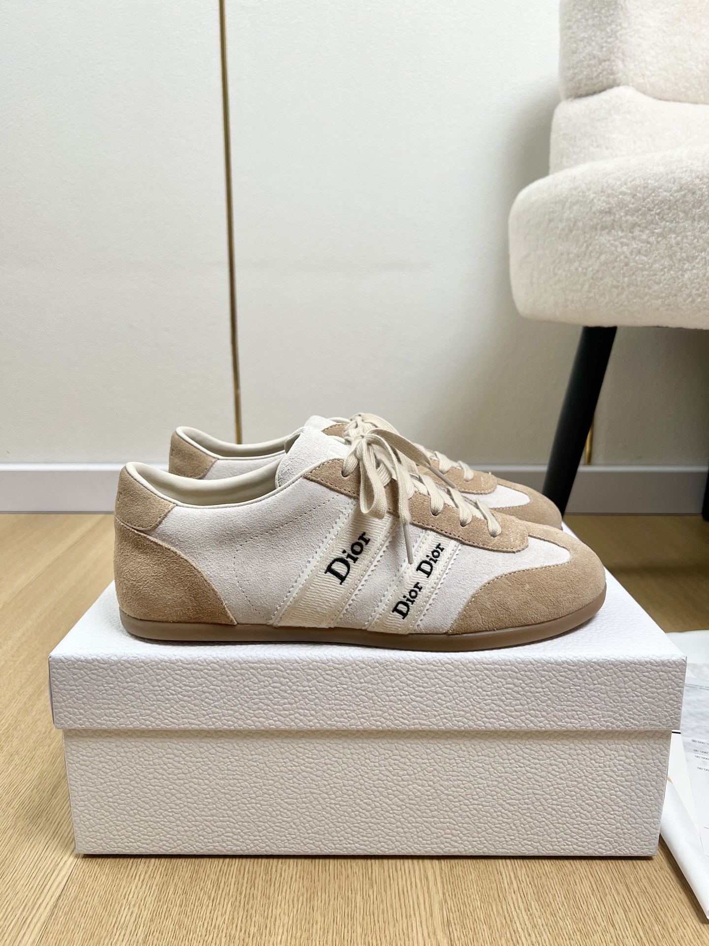 DR Ribbon Sneaker