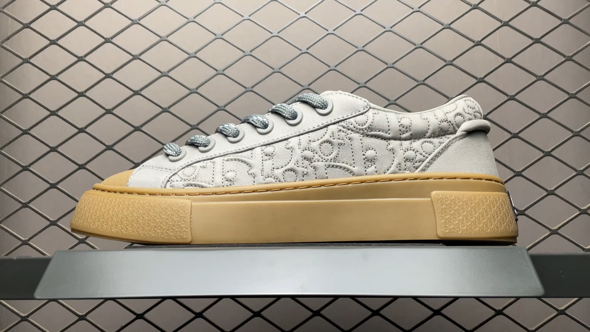 DR B33 Sneaker