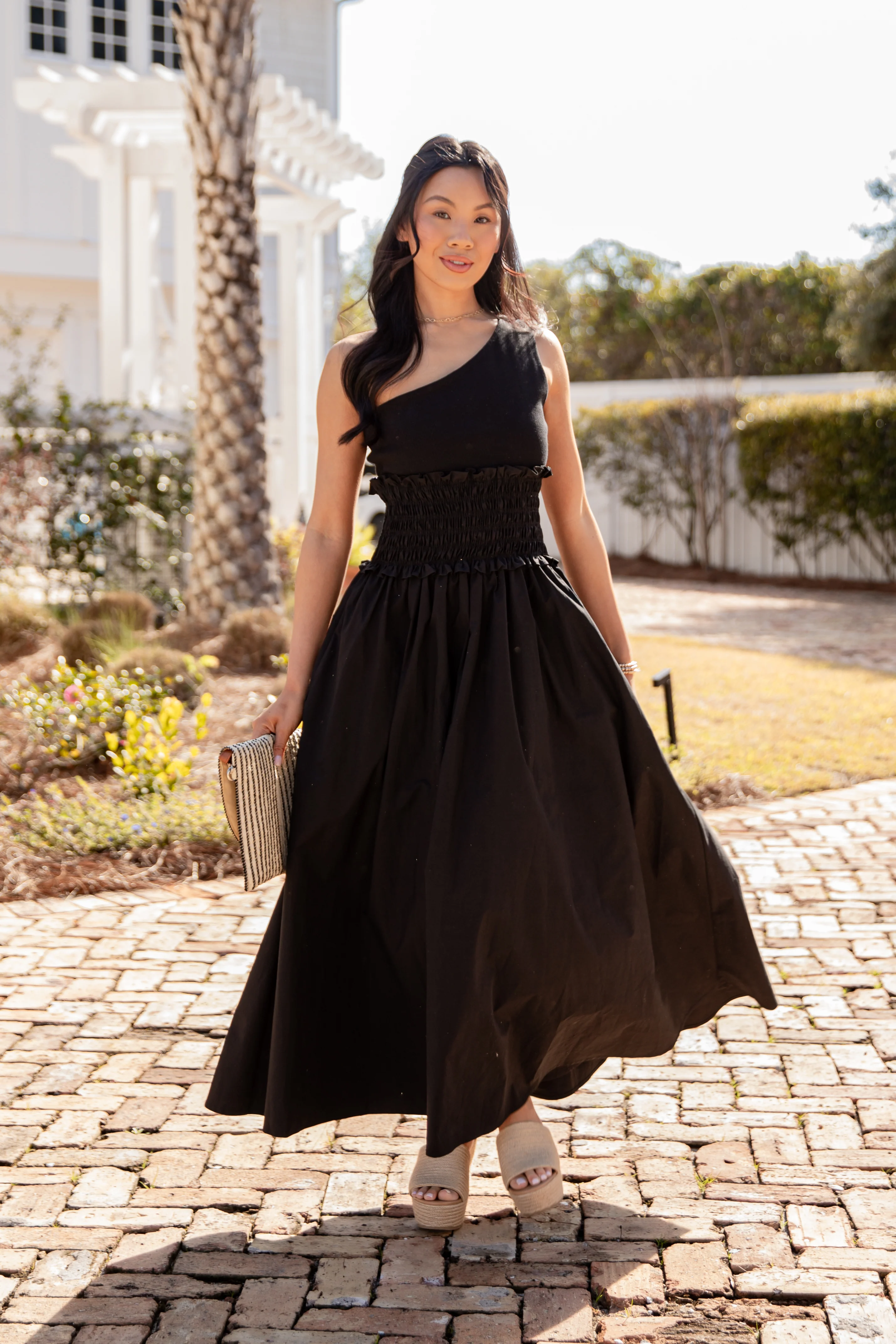 Effortless Glow Black Maxi Dress