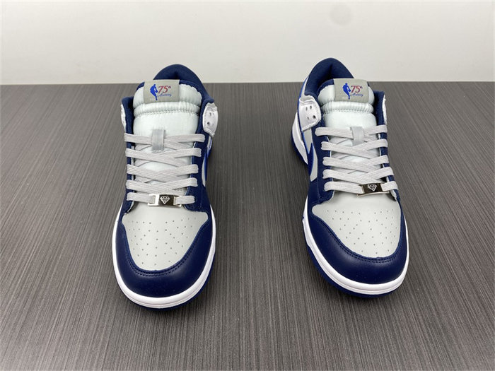 NK Dunk Low EMB NBA 75th Anniversary Brooklyn Nets DD3363-001