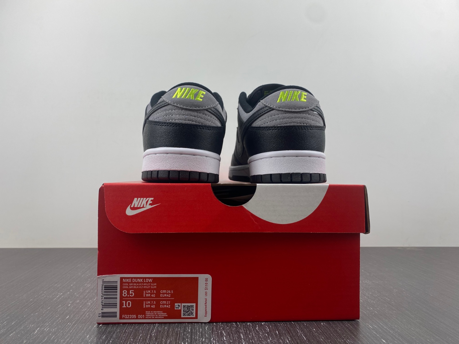 NK Dunk Low 'Black Grey Green Strike' FQ2205-001