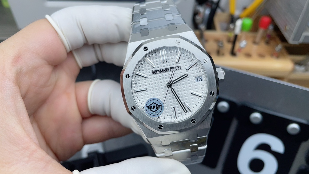 Audemars Piguet 15510 White — Royal Oak 41mm Stainless Steel with White Dial