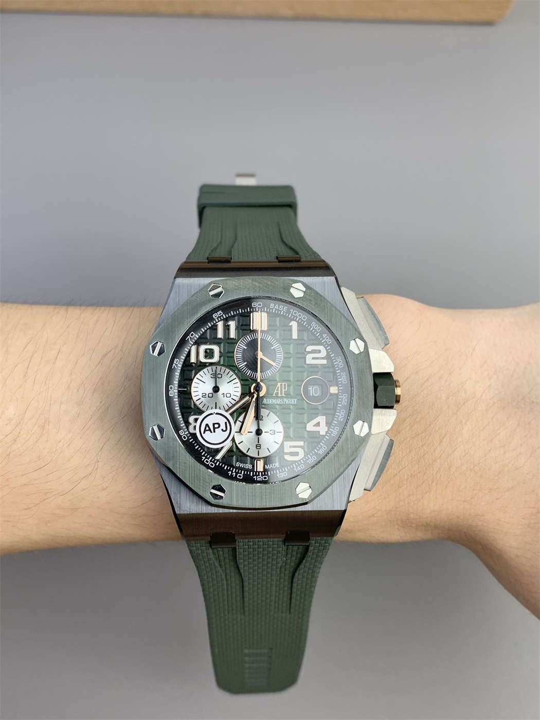 AP Royal Oak Offshore Ceramic Replica – Green Dial 44mm (APJ Factory)