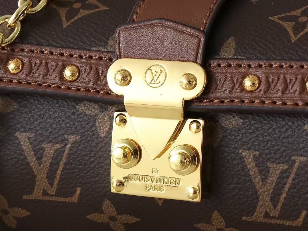 Woman’s Handbag with straps 7.5″x3.5″x3.5″ BB-9180001000732