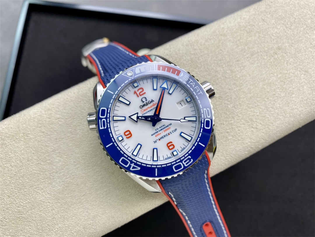 VSF Seamaster 600M America’s Cup Replica – 43.5mm Stainless Steel Diver Watch