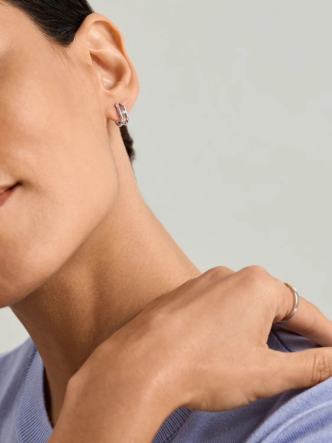 Double Curve Sapphire Huggies