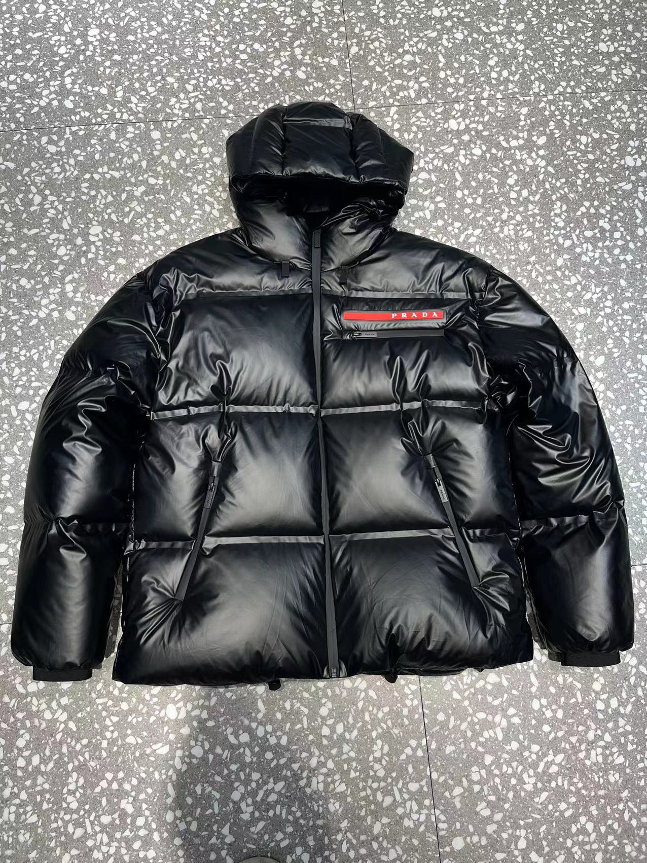 [Prada] Extremely hard to find☆ Top-grade Re-Nylon Down Jacket