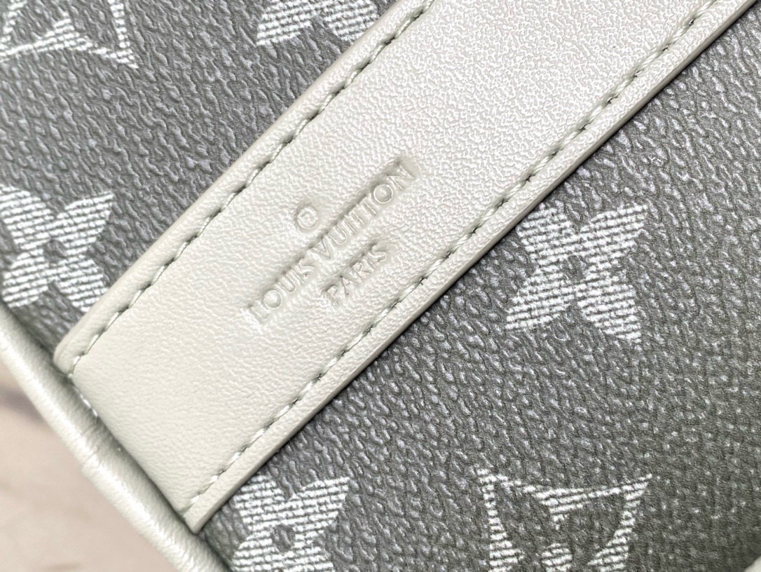 LV M11591 26ss Keepal Bandouliere 25*15*11cm