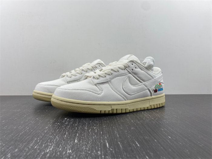 NK Dunk Low SE The Future Is Equal FD0868-133