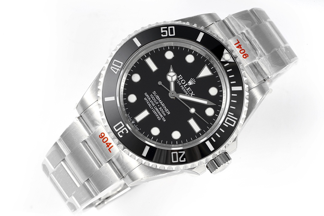 Upgrade: 168031-992811 – Black Submariner 40mm Submariner with Caliber 3130
