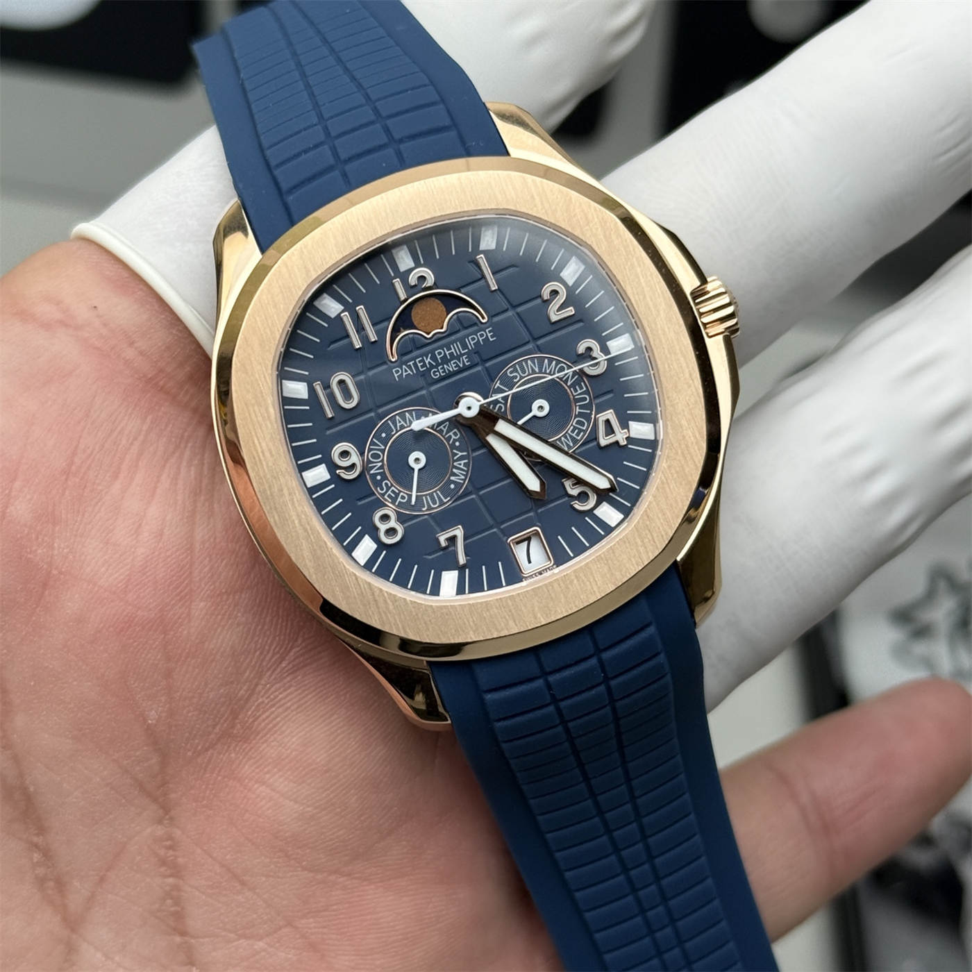 Patek Philippe Aquanaut 5261R Replica – 39.9mm Rose Gold Annual Calendar