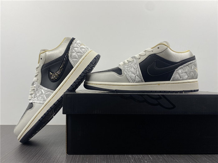 JRD1 Beaded Swoosh DV1762-001