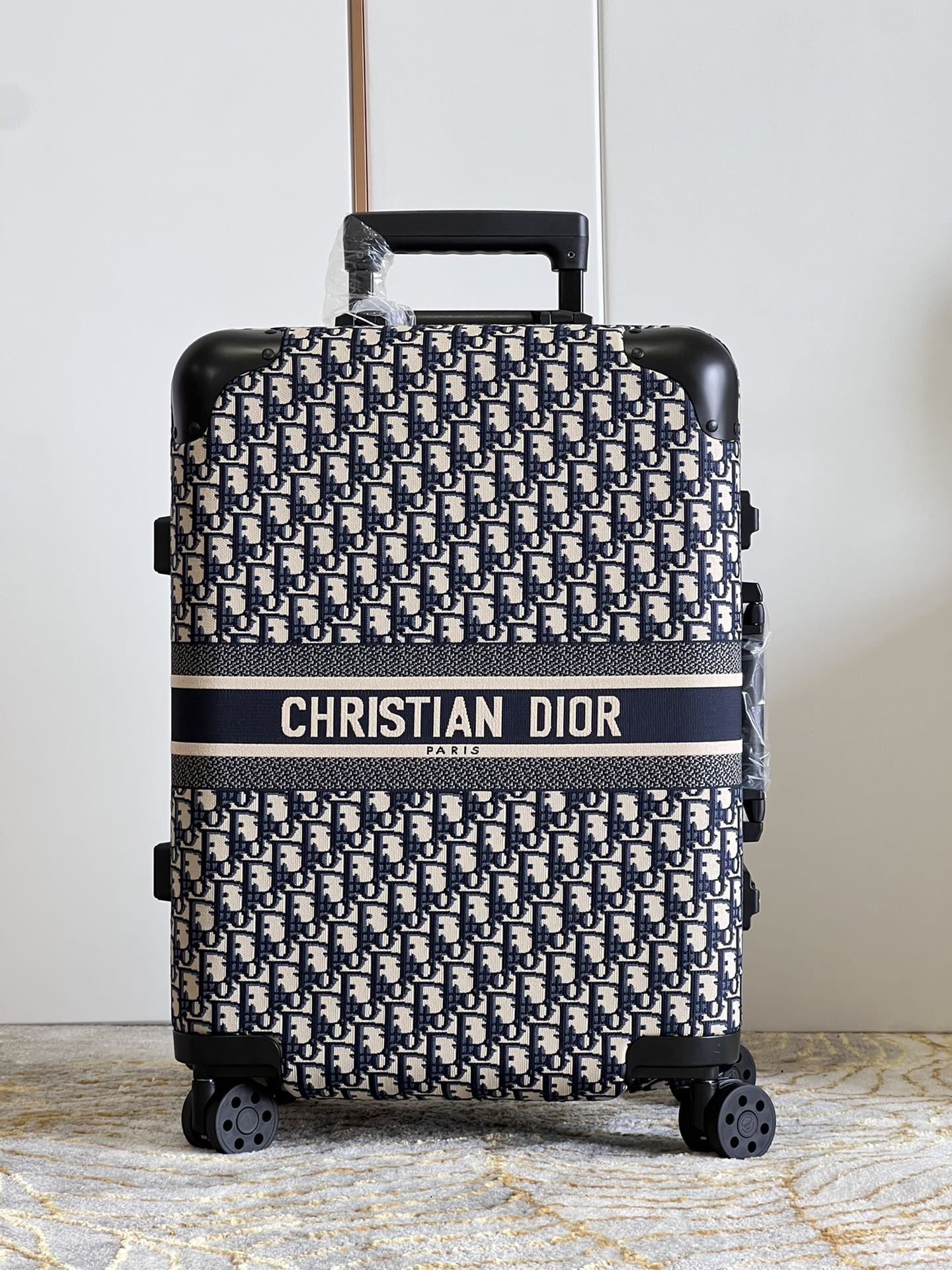 DR Suitcase Size：35x23x53cm