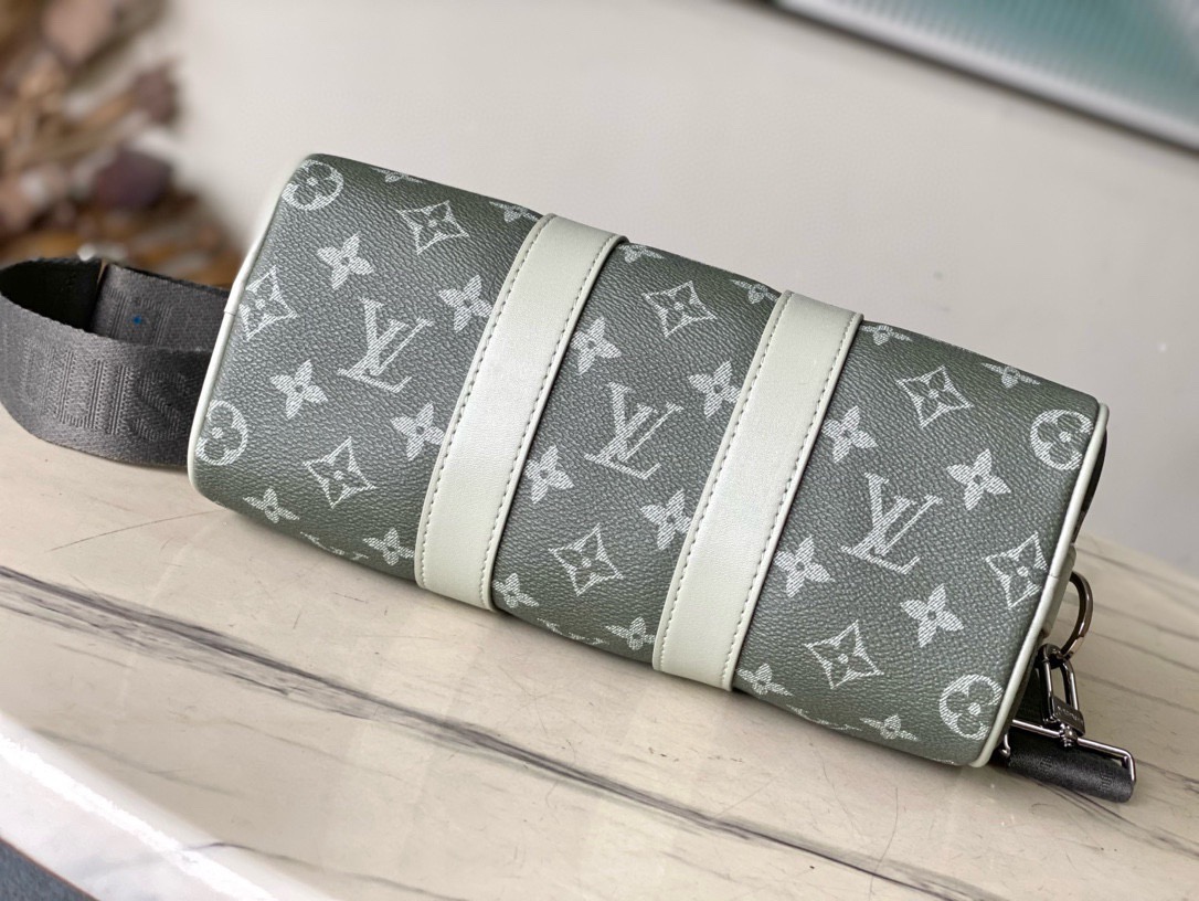 LV M11591 26ss Keepal Bandouliere 25*15*11cm
