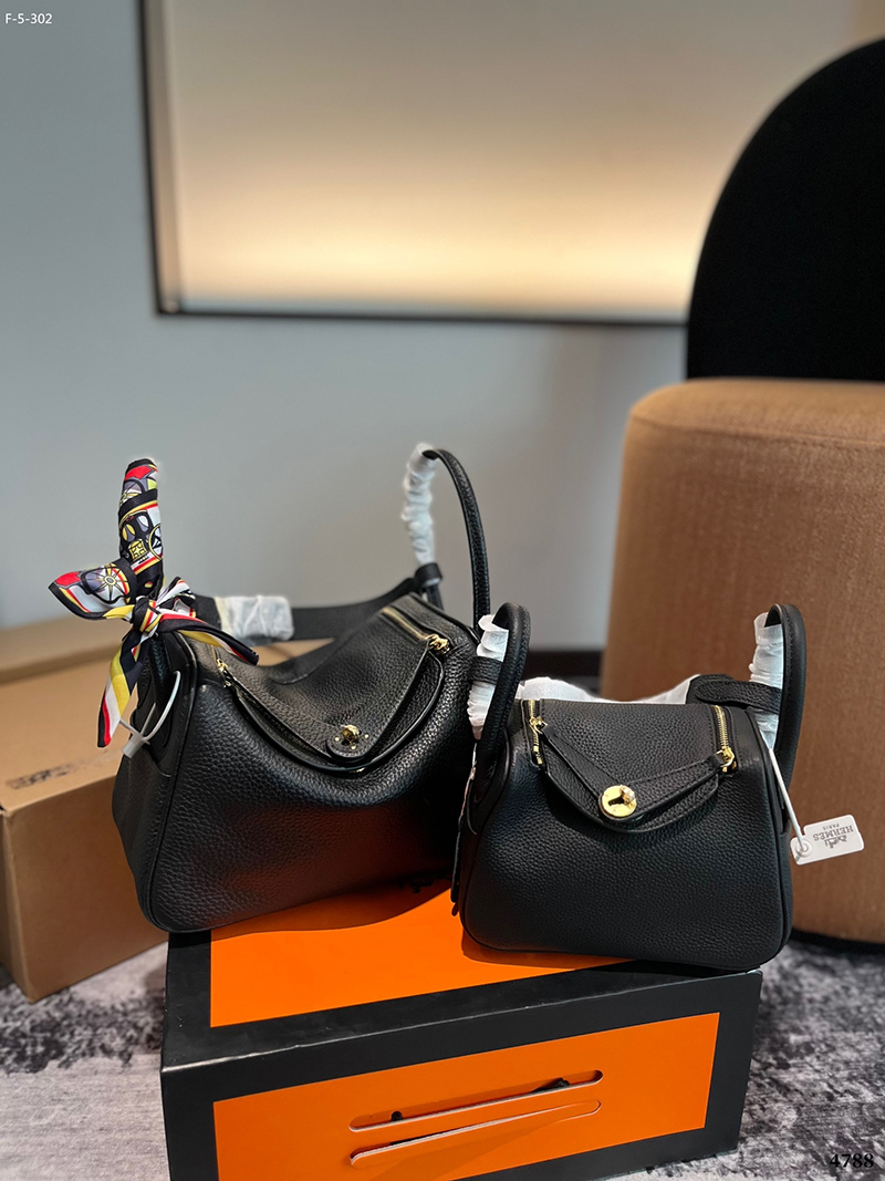 Big:10.2″x6.3″ Small:7.1″x5.1″ leather Woman’s Handbag BB-921048