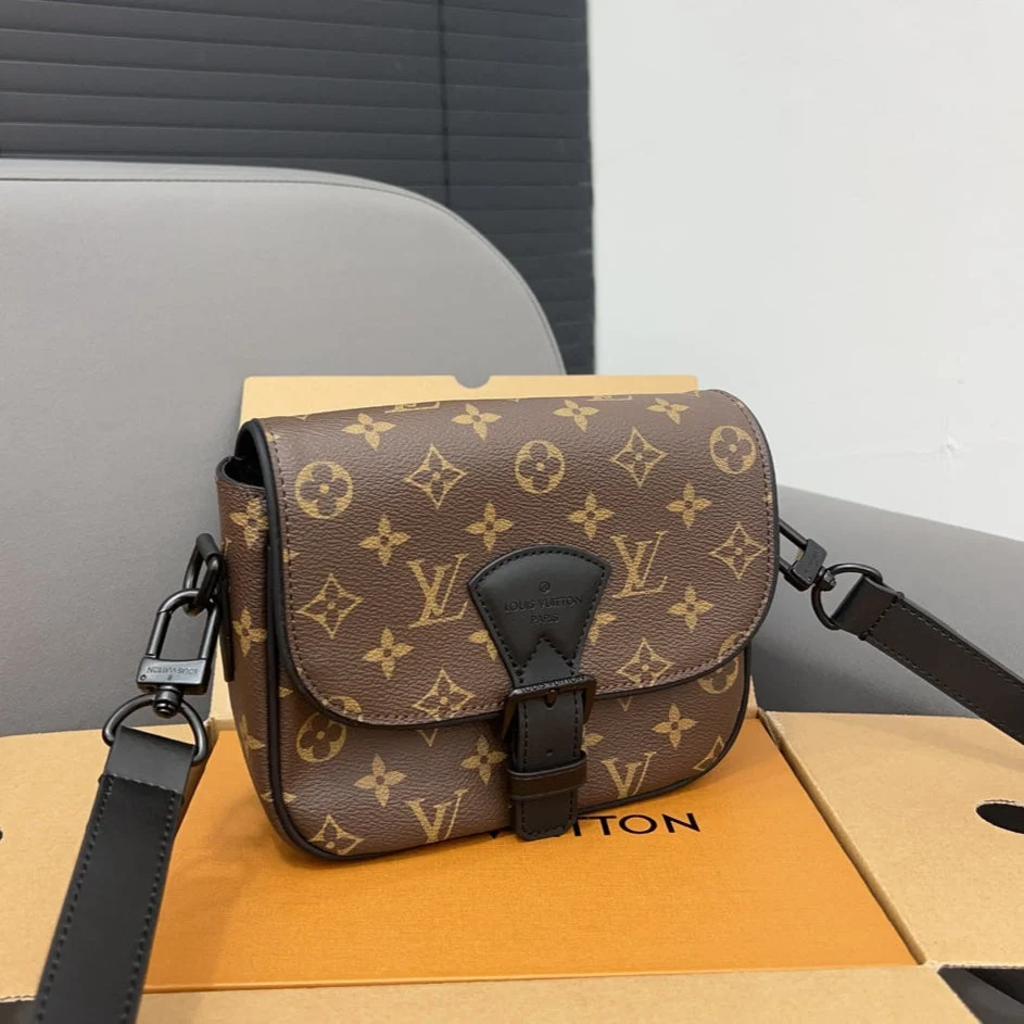 【Louis Vuitton】♢Monsolis | A classic bag perfect for all seasons♪ Special pre-orders now being accepted.