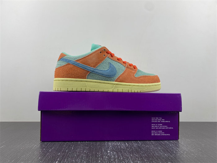 NK SB Dunk Low Orange Emerald Rise DV5429-800