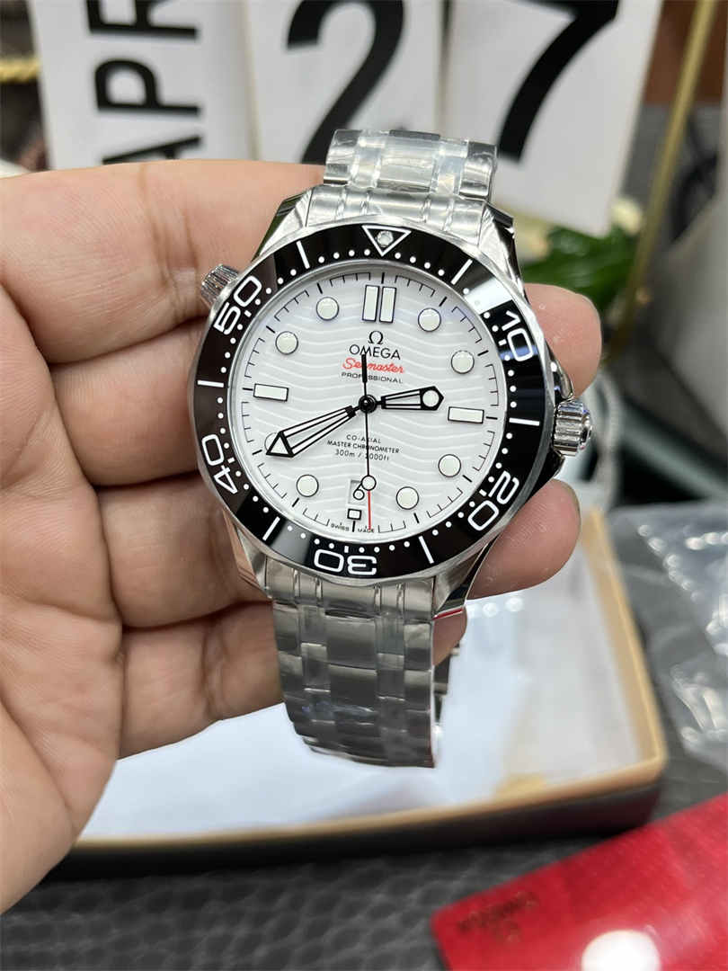 Omega Seamaster Replica White Dial 42mm – VS Factory Diver 300M with Automatic 8800 Movement
