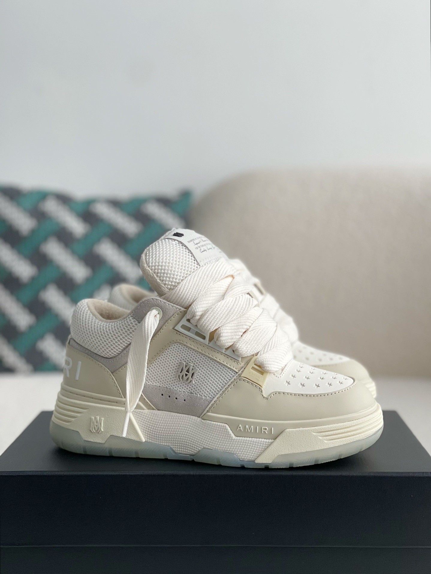 AMRI Sneakers
