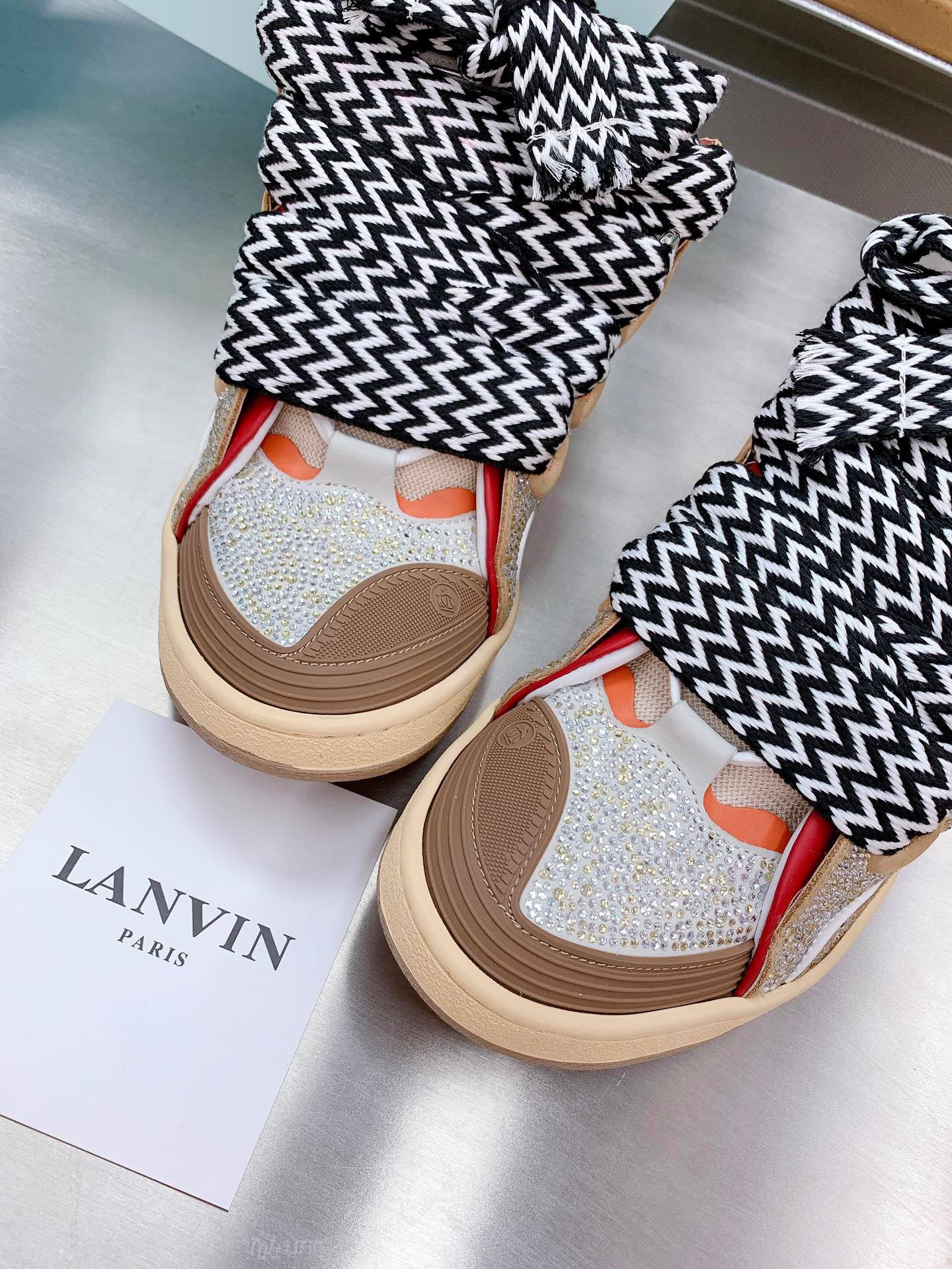 LAN Curb Sneaker 26