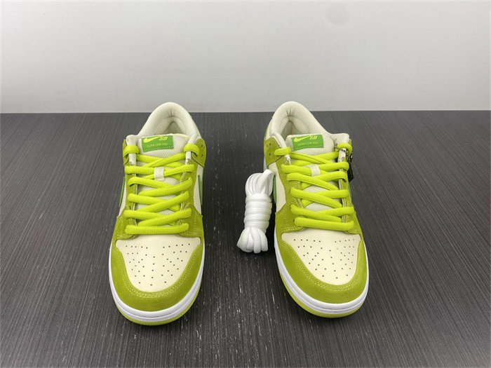 NK SB Dunk Low Green Apple DM0807-300