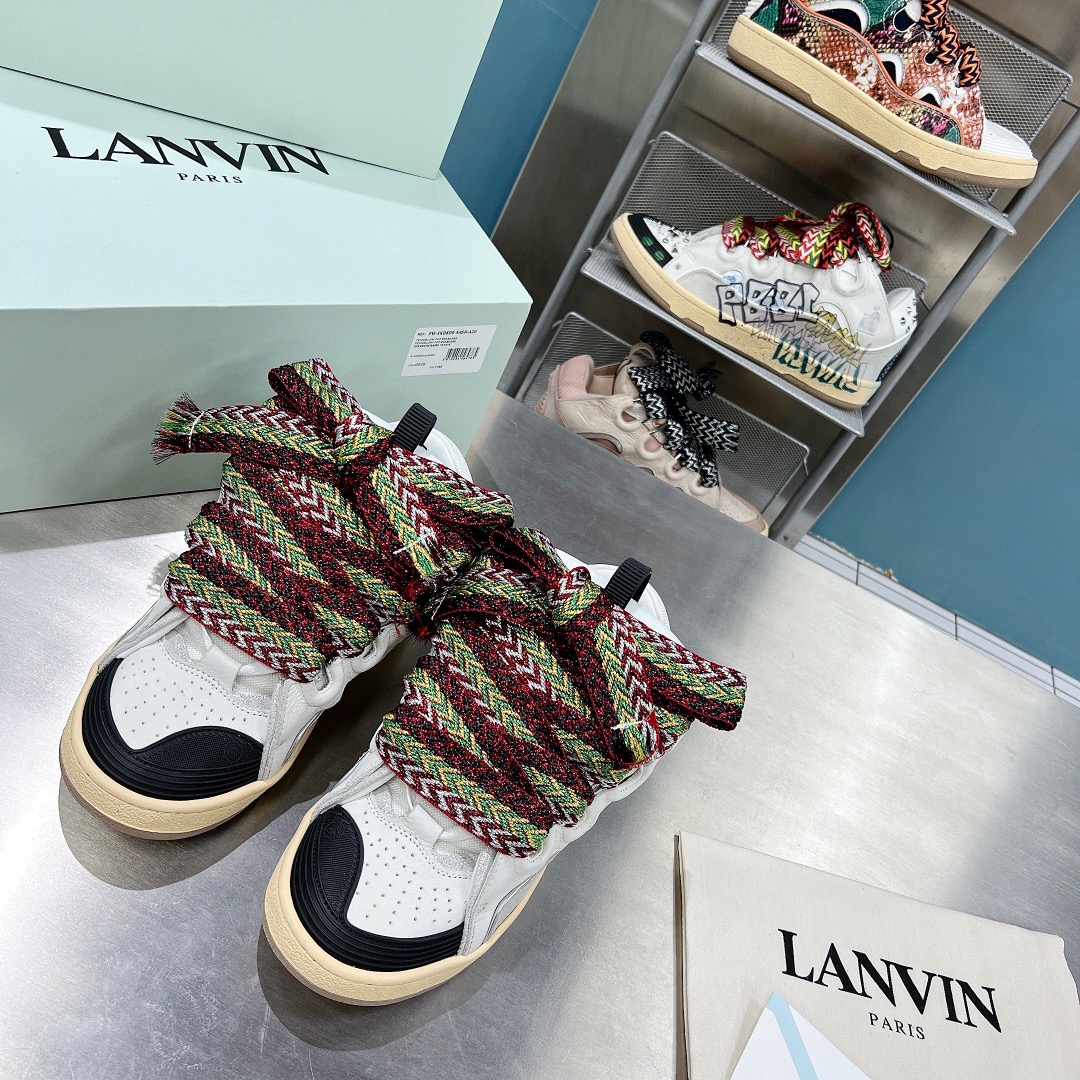 LAN Leather Curb 6