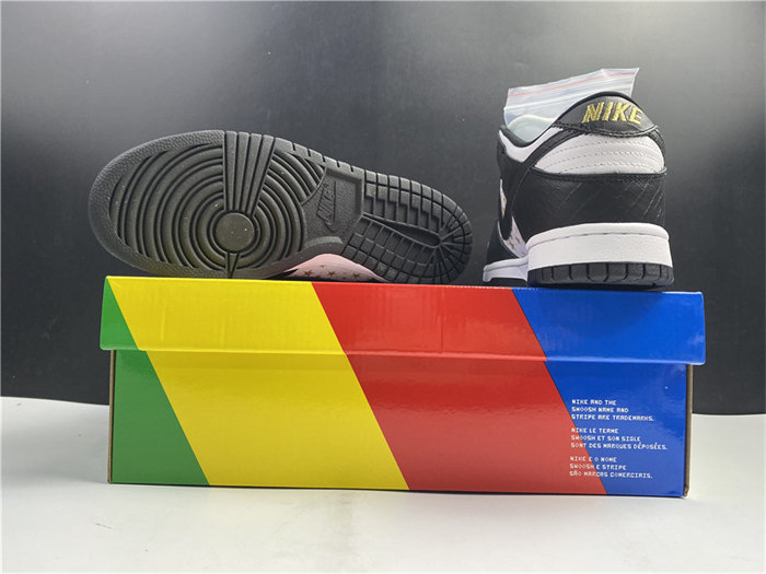 NK SB Dunk Low Supreme Stars Black DH3228-102