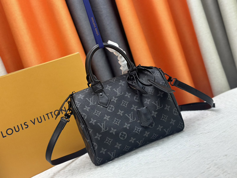 Small: 9.8″x5.9″x5.9″ Medium: 11.8″x9.8″x7.9″ Big: 17.7″x10.2″x9.1″ Black Leather Handbag with small pocket Adjustable Strap BB-921465