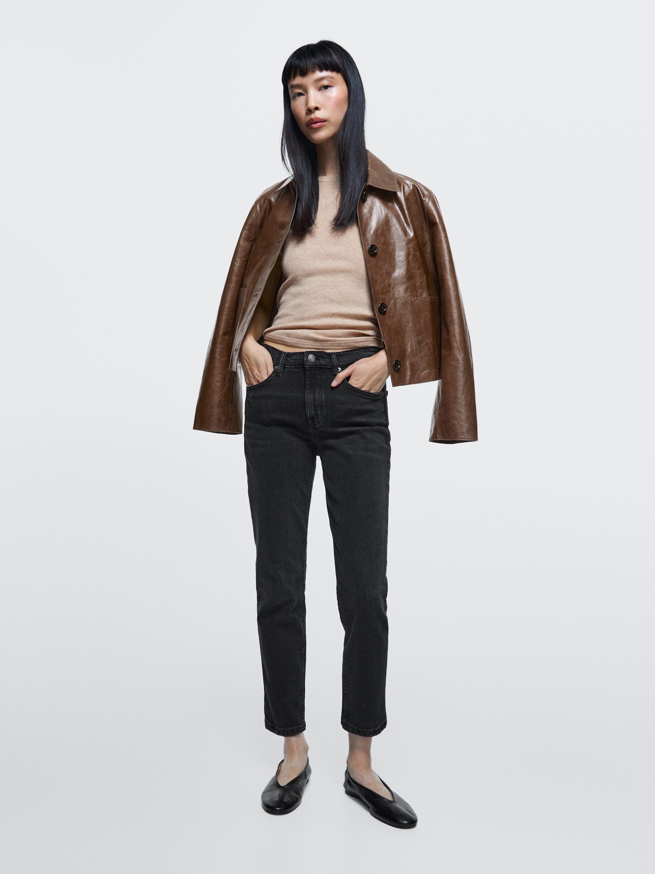 Jeans slim fit cropped tiro medio