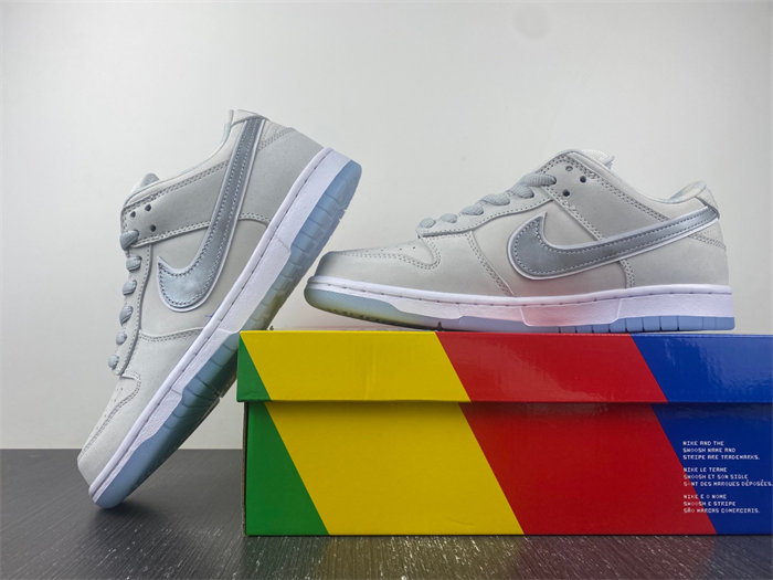 NK SB Dunk Low White Lobster FD8776-100