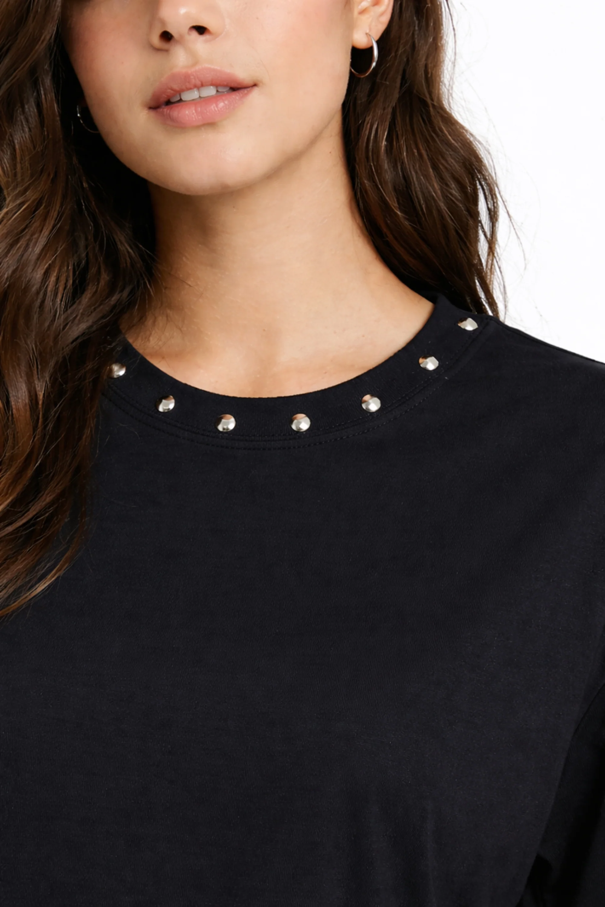 Obsidian Chain Muse Tee