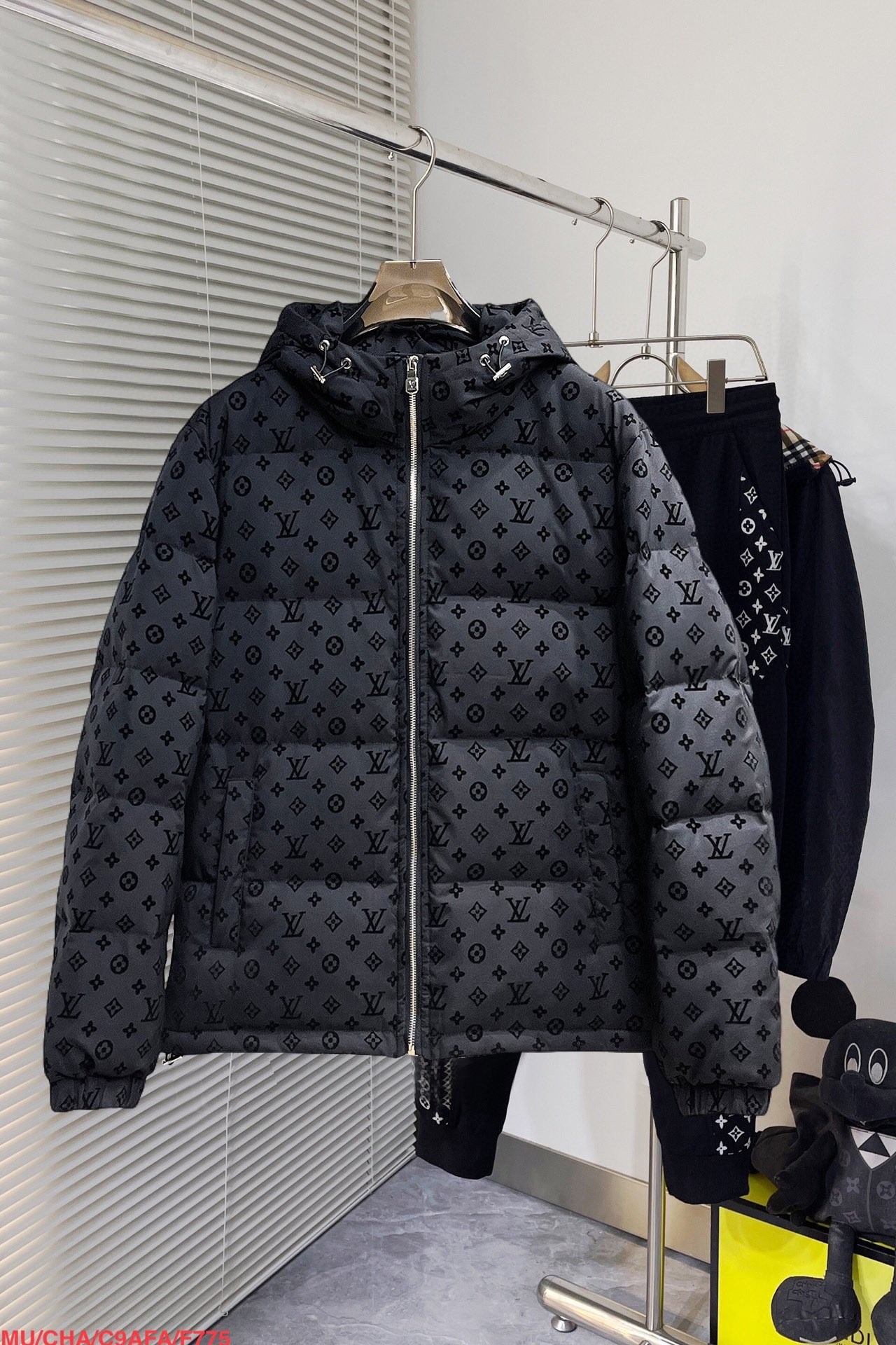 LV LOGO Down Jacket 2025